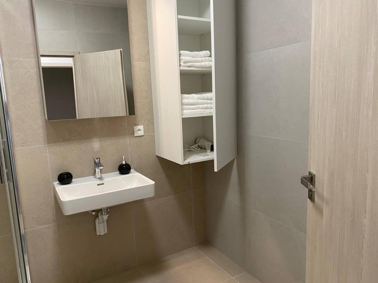 Perla Hradce 103 Apartment Hradec Králové Екстериор снимка
